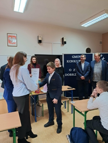 586298905_122129688350980716_6454153546706064455_n